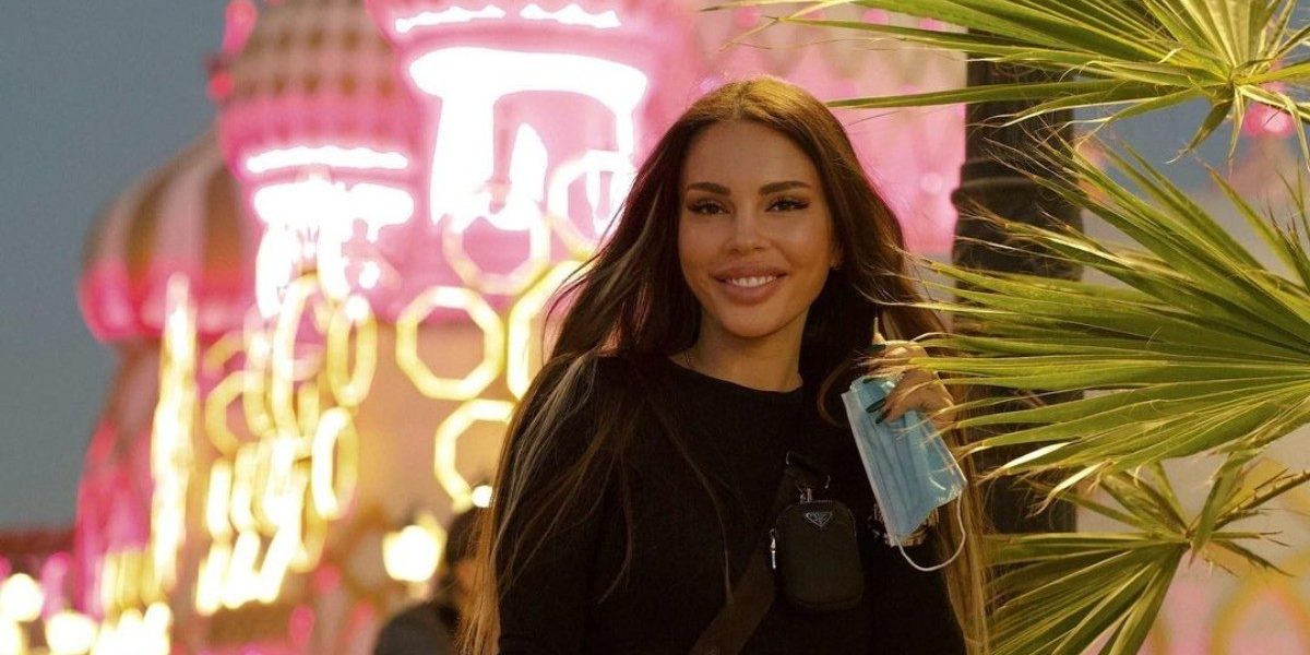 Бьюти-блогер Бакмаева встретилась с биологической матерью, которая бросила ее в роддоме