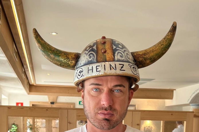 Курбана Омарова в Италии задержала полиция — Звезды