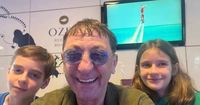 Пальмы и вилла на побережье. Разведенный Григорий Лепс улетел с детьми в отпуск