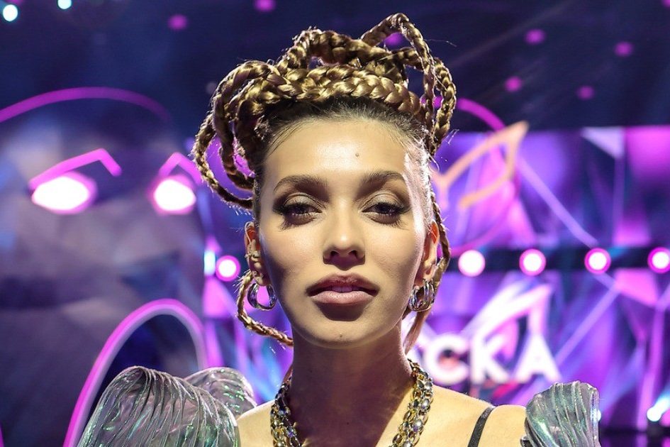 Батрутдинов флиртовал с Тодоренко, а Монстрик опустил всех судей: третий выпуск «Маски»