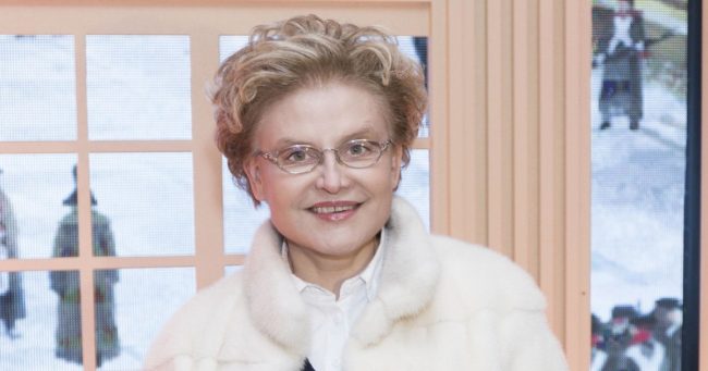 Крепкая семья, репутация главного теледоктора и эксцентричные передачи. Все о Малышевой