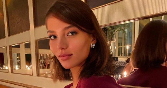 Алеся Кафельникова: «После родов грудь висит, как и живот»