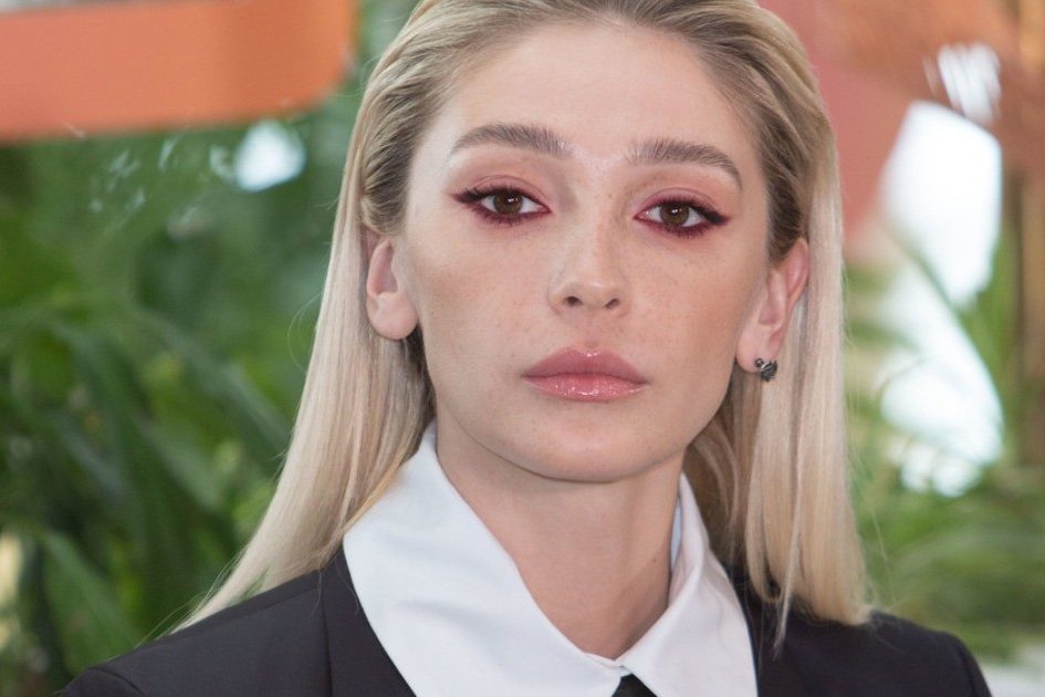 Конфликт исчерпан? Настя Ивлеева обняла унизившую ее Регину Тодоренко