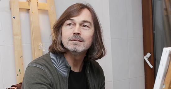 Никас Сафронов празднует день рождения: «У меня есть девушка, с которой я встречаюсь» — Звезды