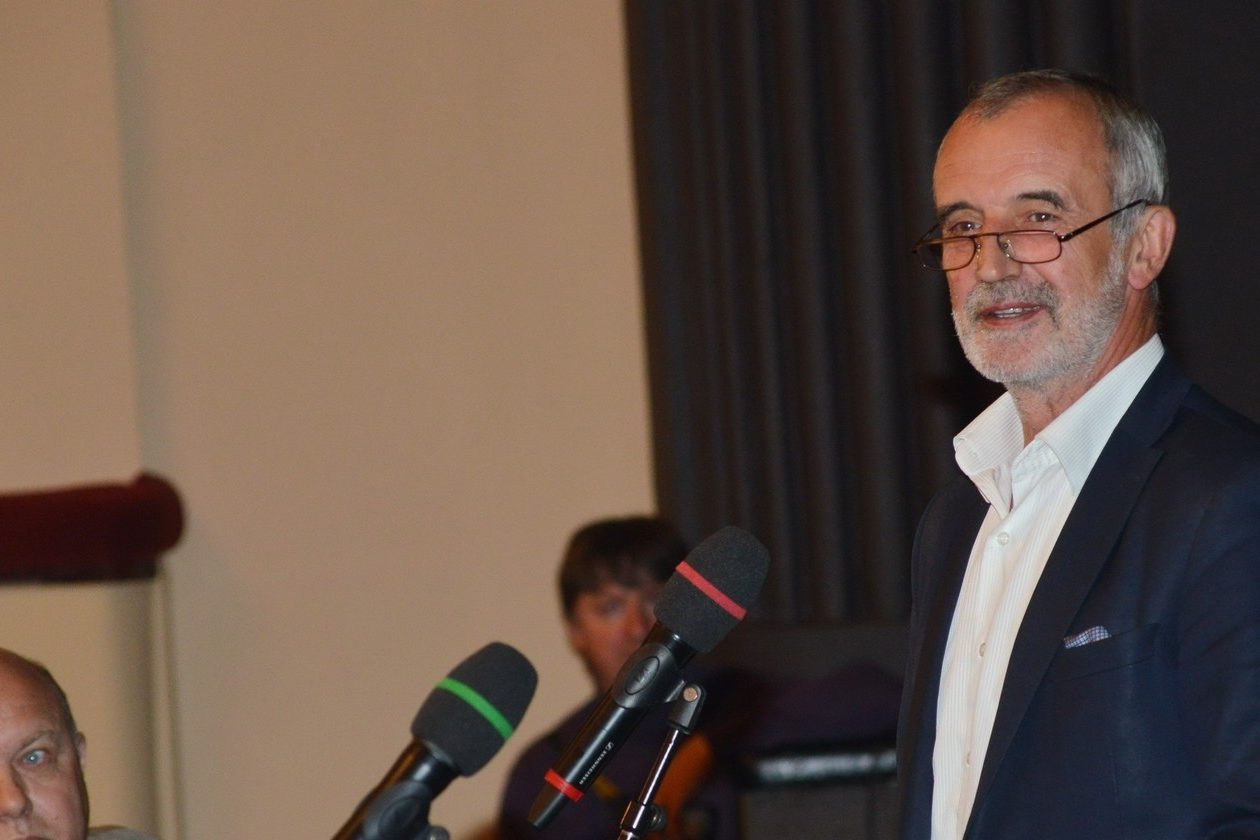 Больной раком режиссер Римас Туминас покинул Россию из-за угроз