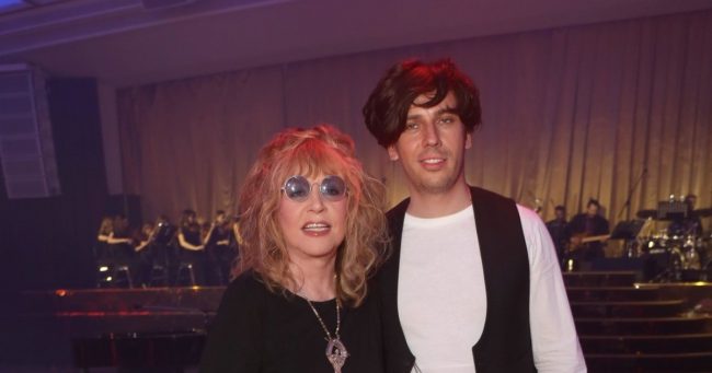 «Пусть живет у моря со старухой у разбитого корыта»: комментарии о каминг-ауте Галкина