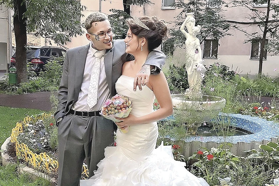 На свадьбу в сентябре 2021 года Моргенштерн потратил примерно 10 млн рублей.
