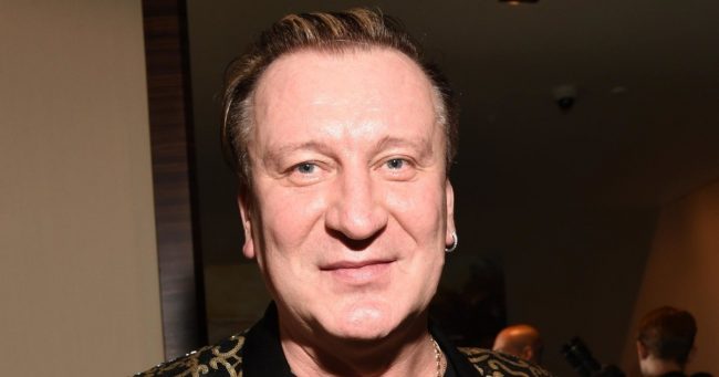 «У меня такое часто бывает»: Сергей Пенкин рассказал, как вырезали его дуэт с Таисией Повалий