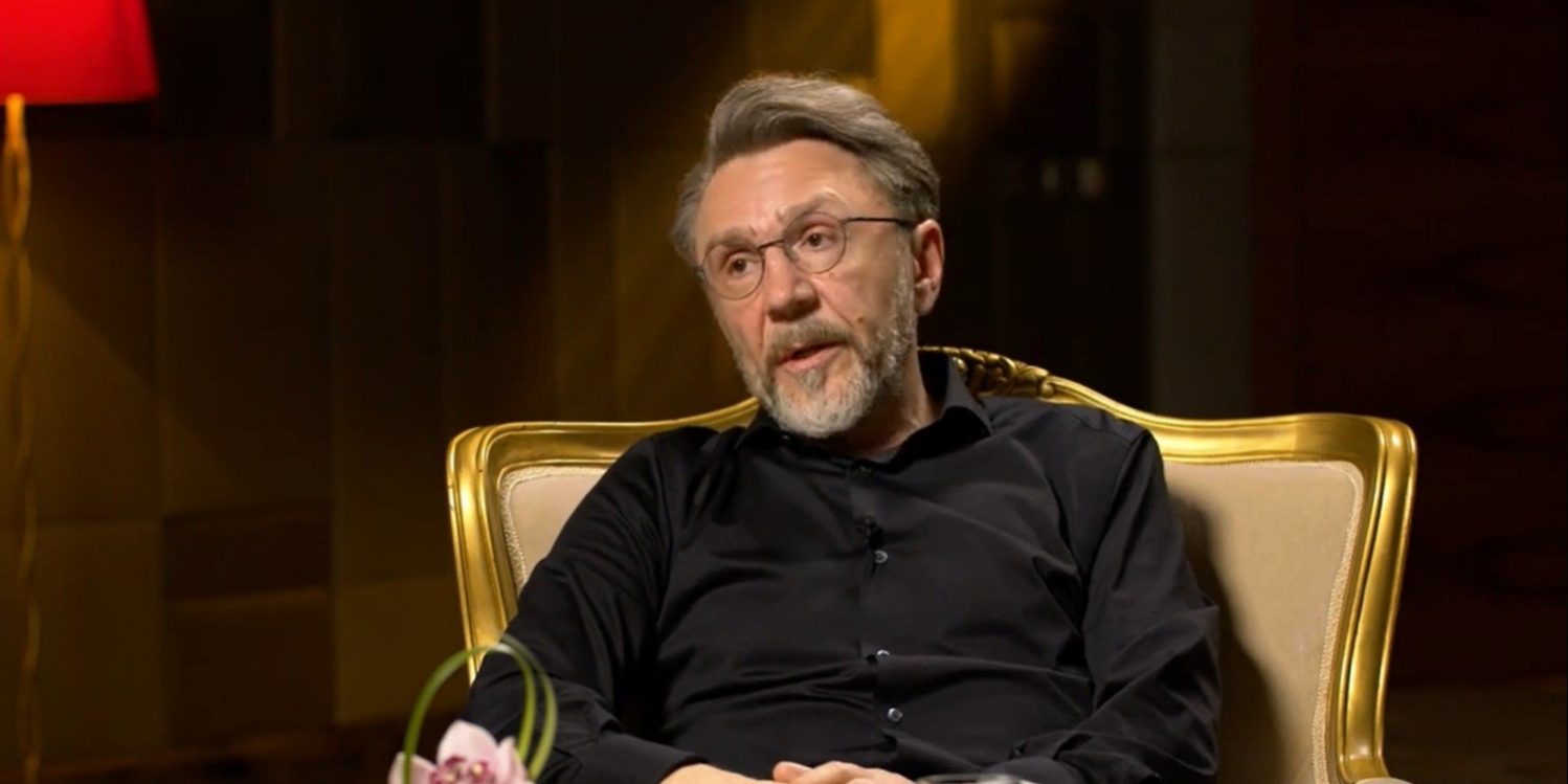 «Мне эта позиция кажется ущербной»: Сергей Шнуров не собирается покидать Россию