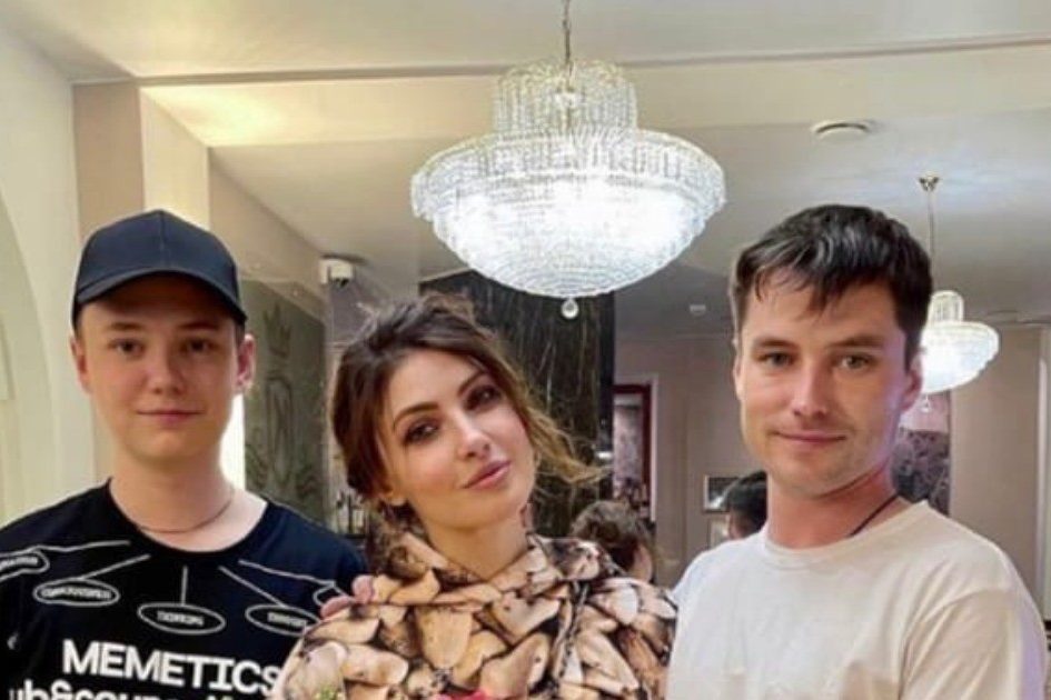 Пасынок Макеевой зол из-за сравнений девушки с его мамой: «Уля честная в отличие от Светланы»