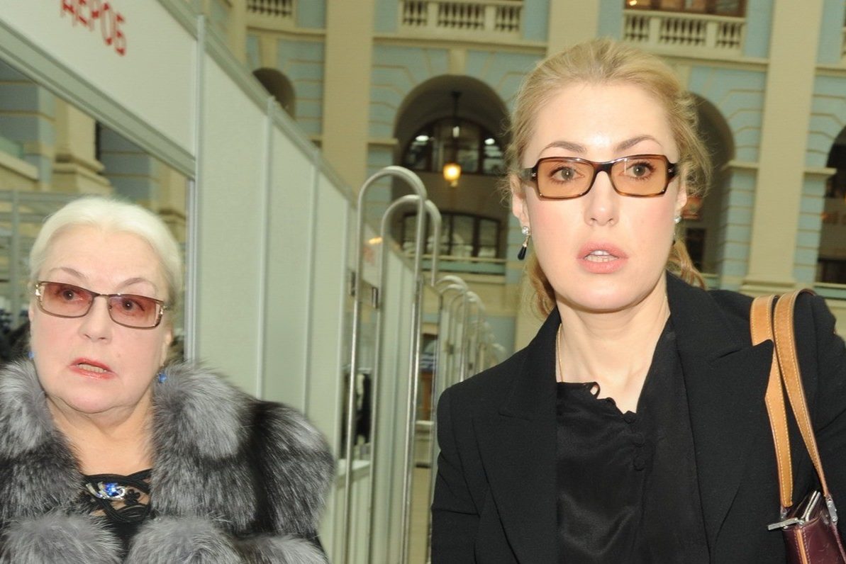 «Она не приезжает к маме, не хочет меня видеть»: Ольга Шукшина осудила сестру за равнодушие