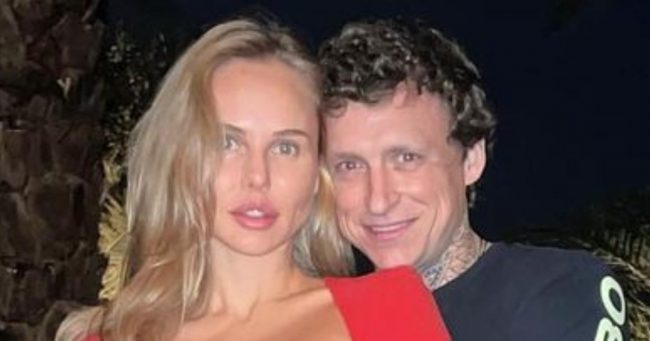 Мамаева пишет, что у жены Павла отнимут сына, а Черкасов сказал, уедет ли из России. Соцсети
