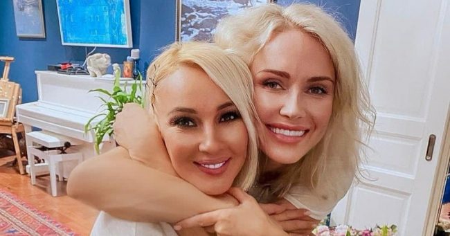 Катя Гордон: «Лера Кудрявцева согласилась стать крестной мамой моего ребенка»