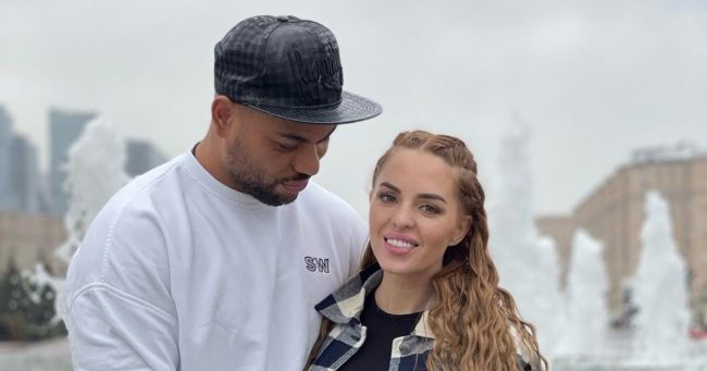 Ефременкова о том, как узнала, что беременна: «Выбежала из туалета и показала две полоски»