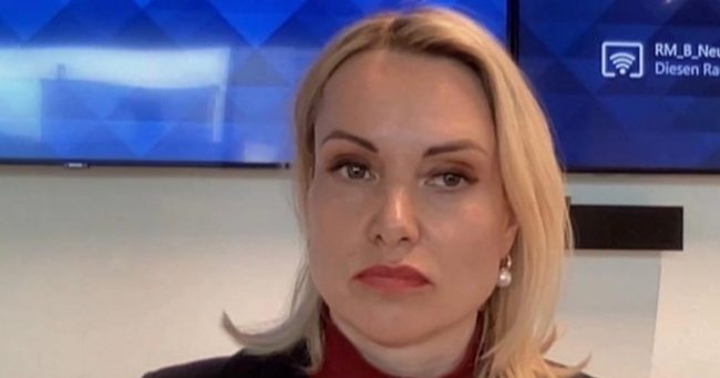 Бывшая редактор Первого канала Марина Овсянникова: «Таких самоубийц, как я, больше не найти»