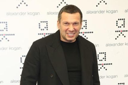 Соловьев обратился к Пугачевой: «Откройте рот и скажите правду» — Звезды