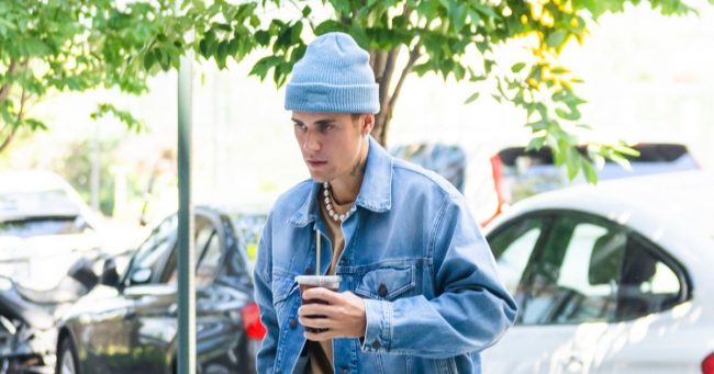 Глаза в разные стороны и риск возникновения глухоты: у Бибера парализовано лицо из-за болезни