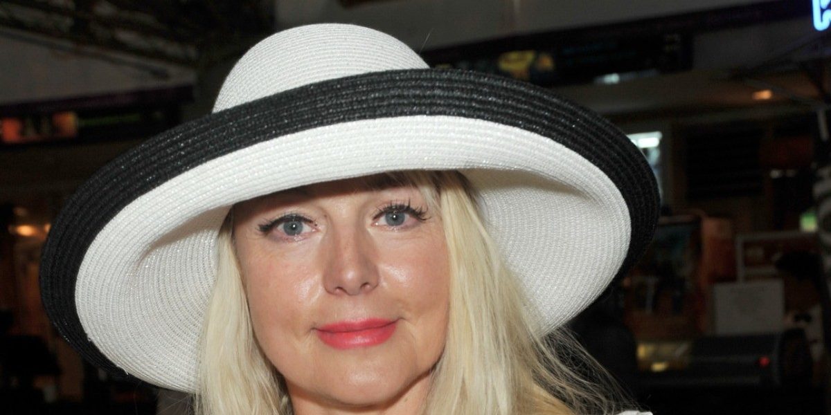 Пережившая инсульт Елена Кондулайнен на сцене узнала о рождении внука