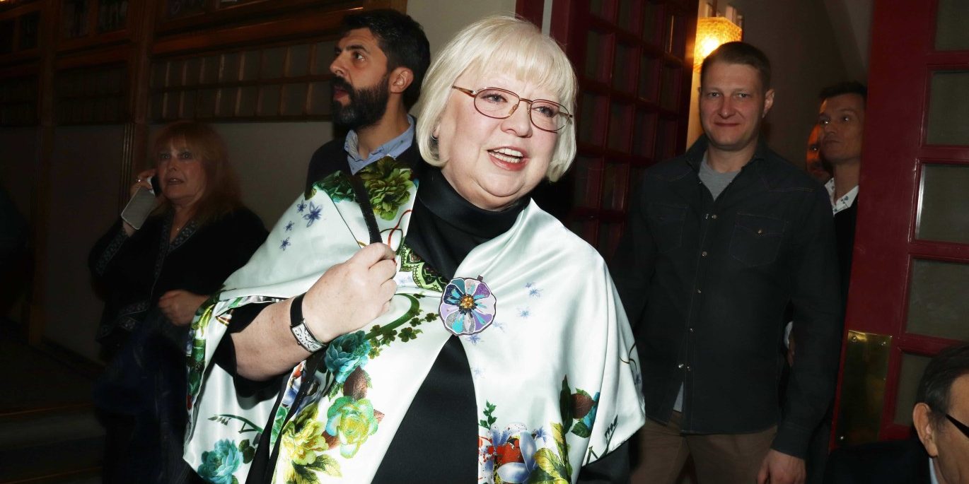 Светлана Крючкова после паралича едва передвигается с палкой – подробности, фильмы, упала :: Шоу-бизнес :: Дни.ру