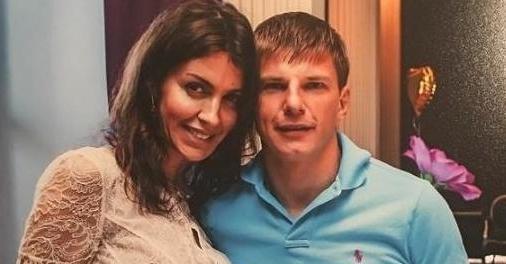 Экс-супруга Аршавина должна его матери 2 миллиона рублей — Звезды