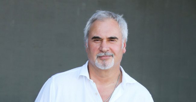 Бросил жену и дочерей ради Джанабаевой, осудил события на Украине. Чего не могут простить Меладзе