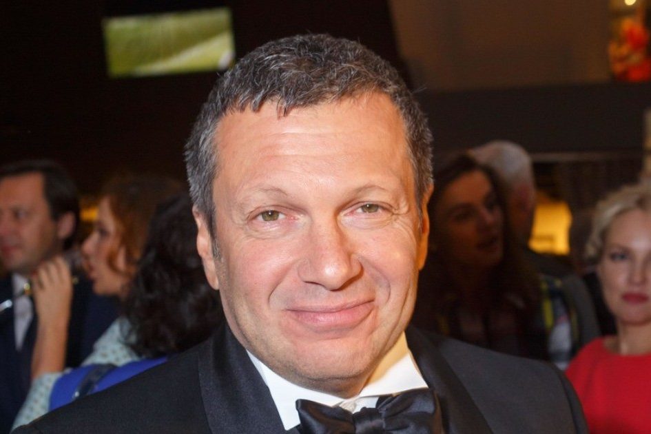 «Приличных слов нет!»: Владимир Соловьев отреагировал на афиши с Максом Барских по Москве