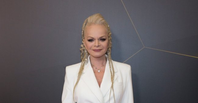 Что за тигрица эта певица! 66-летняя Лариса Долина станцевала в сексуальном комбинезоне