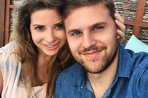 Галина Юдашкина родила третьего ребенка в Гонконге — Звезды