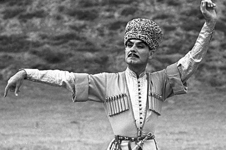 15 июля исполнилось 98 лет со дня рождения «чародея танца», величайшего танцовщика всех времен и народов, хореографа, балетмейстера, народного артиста СССР
