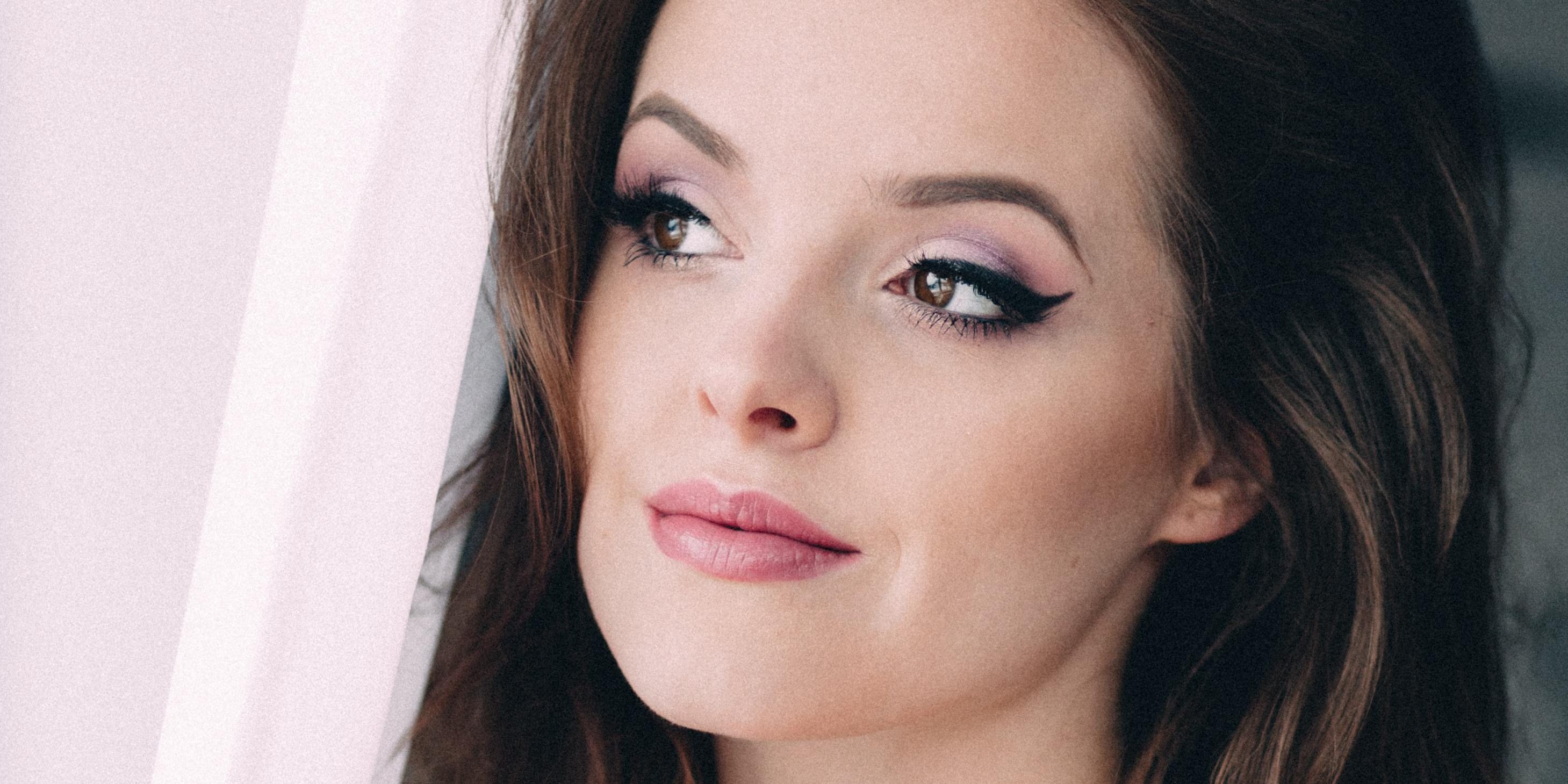 Как скрыть второй подбородок с помощью мейкапа: секретные лайфхаки визажистов — Красота