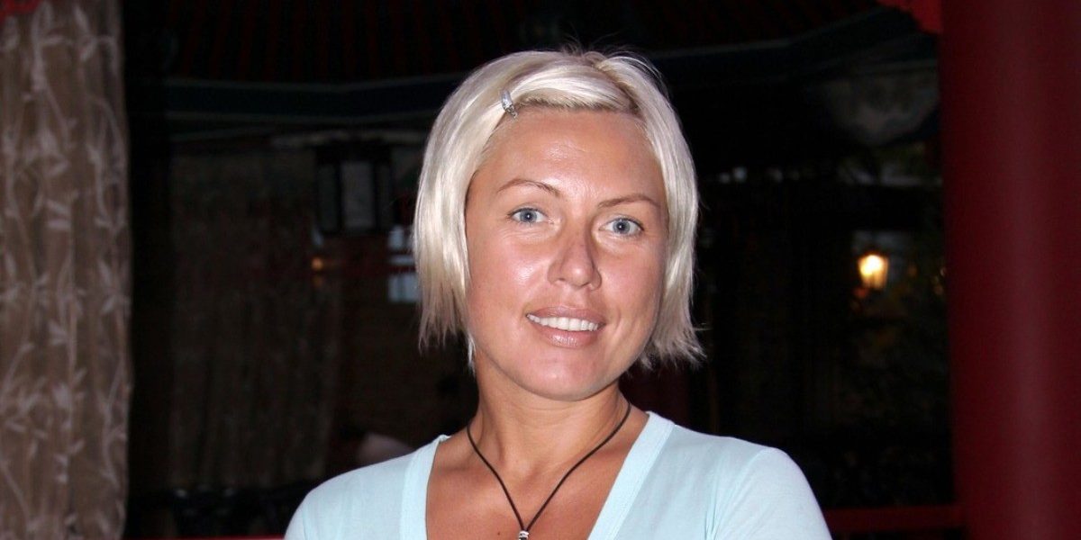 Беременная Наталья Рагозина играет свадьбу за границей