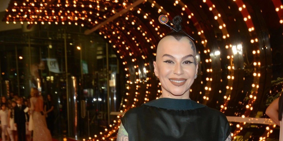 51-летняя Наргиз Закирова ждет ребенка от молодого мужа?