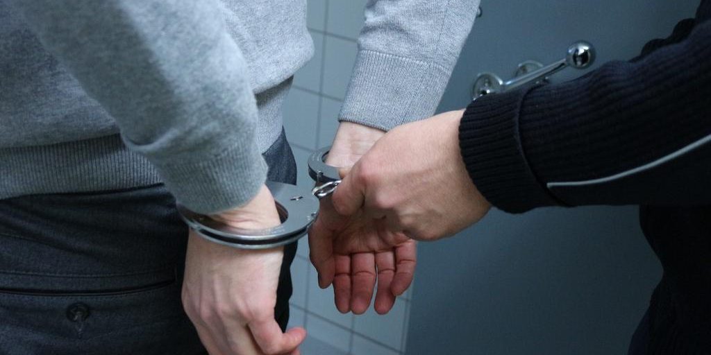 Победитель популярного телешоу получил 3 года тюрьмы — Звезды