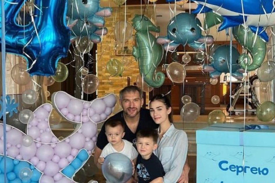 Аниматоры-супергерои, морские обитатели. Овечкин и Шубская поздравили сына с днем рождения
