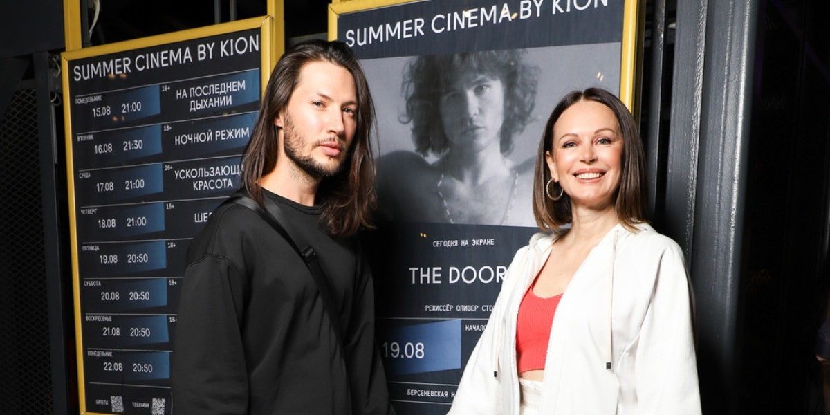 Ирина Безрукова раскрыла личность спутника, с которым держалась за руку на публике