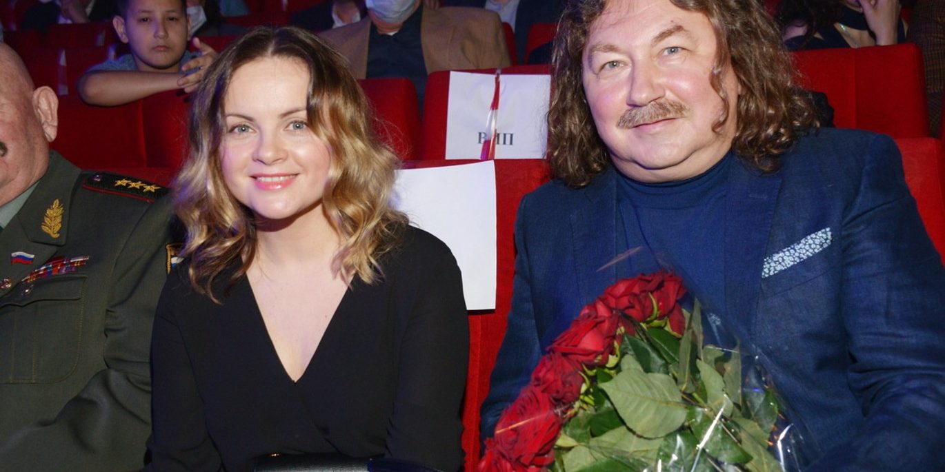 Проскурякова родила, а музыкант привел в дом новую женщину, у пары началась новая жизнь, фото, последние новости, 2022 :: Шоу-бизнес :: Дни.ру