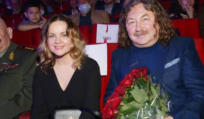 Проскурякова родила, а музыкант привел в дом новую женщину, у пары началась новая жизнь, фото, последние новости, 2022 :: Шоу-бизнес :: Дни.ру