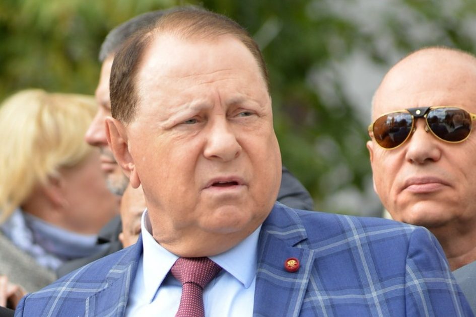Варшавер: «В «Ленкоме» смеются, когда Людмила Поргина приходит с разноцветными волосами»