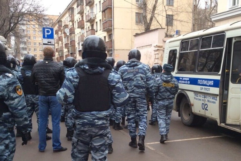 ОМОН задержал, полиция возбудила дело. Что будет с мужчиной, который отказался служить