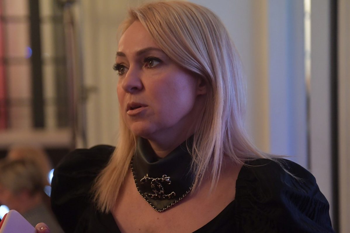 опозорившуюся звезду застукали под елочкой с мужиками после шумной попойки, последние новости, подробности, 2022 :: Шоу-бизнес :: Дни.ру