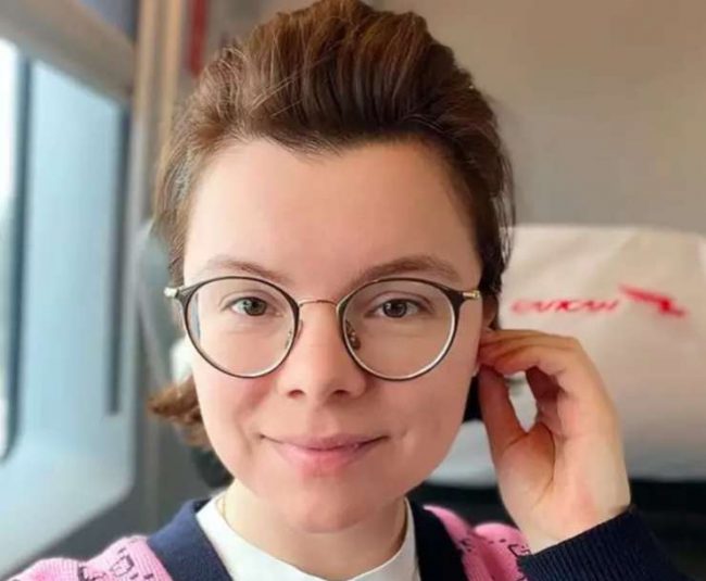 Брухунова показала фото в купальнике: «Я никогда на тему фигуры не „загонялась“» — Звезды