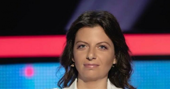 Симоньян: «Согласно Вайкуле, она содержала СССР, а Пугачева — только Россию. Девочки, не подеритесь»