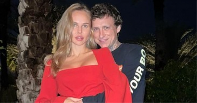 Жена Павла Мамаева о неудачной пластике: «Пыталась привести в порядок губу, чтобы не были видны зубы»