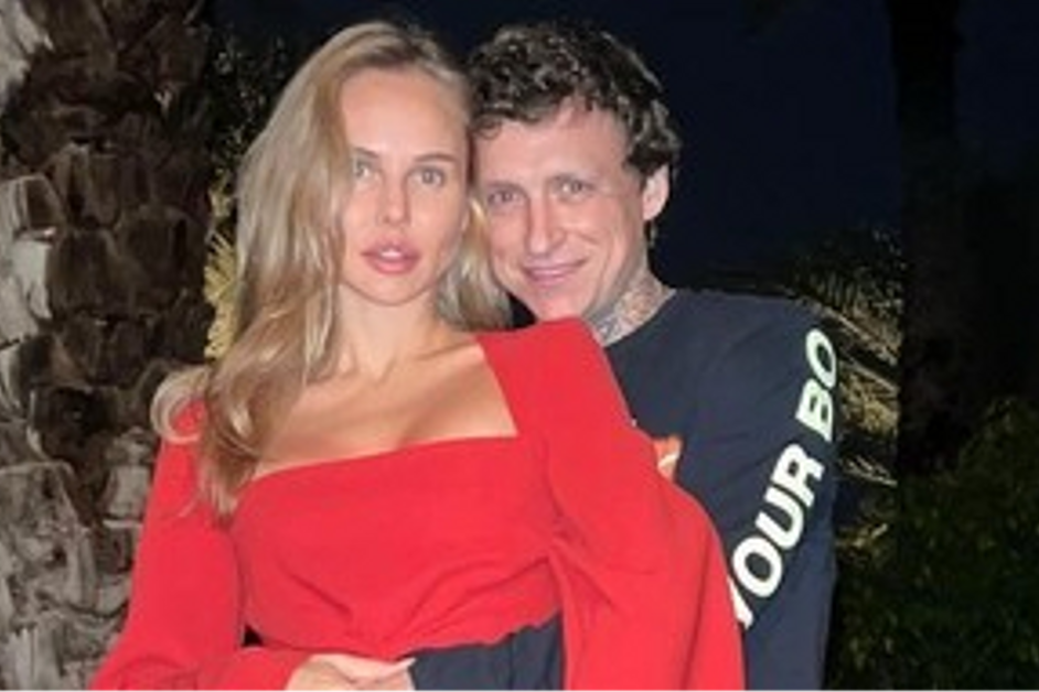 Жена Павла Мамаева о неудачной пластике: «Пыталась привести в порядок губу, чтобы не были видны зубы»