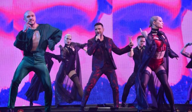 напомаженный дружок певца открестился от связи с угрюмым Димой Биланом – Алекс Малиновский, подробности, последние новости, 2023 :: Шоу-бизнес :: Дни.ру