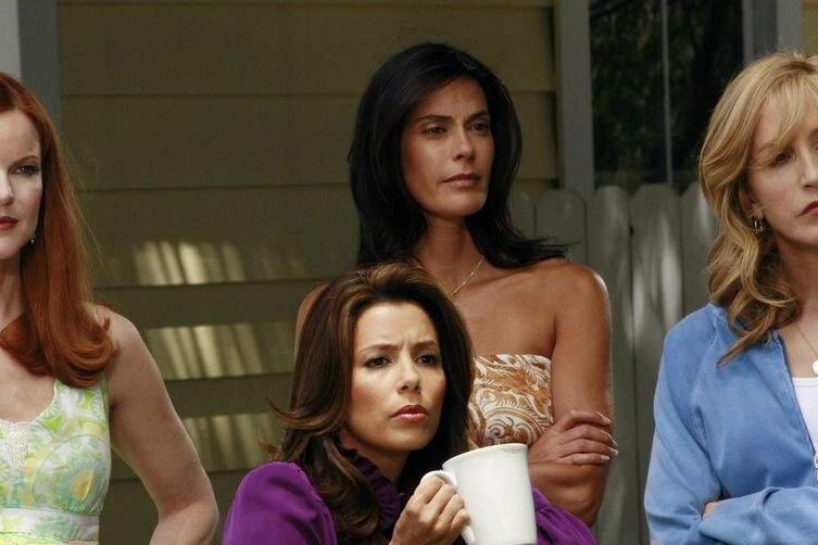 Не общаются, делают пластику и жалеют о карьере: как живут звезды «Отчаянных домохозяек» — Звезды