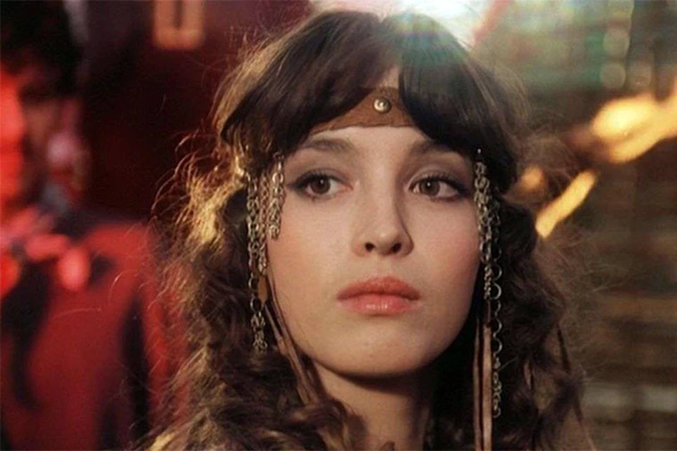 В 1987 году Анна сыграла роль в трехсерийном советско-французском фильме «Узник замка Иф»