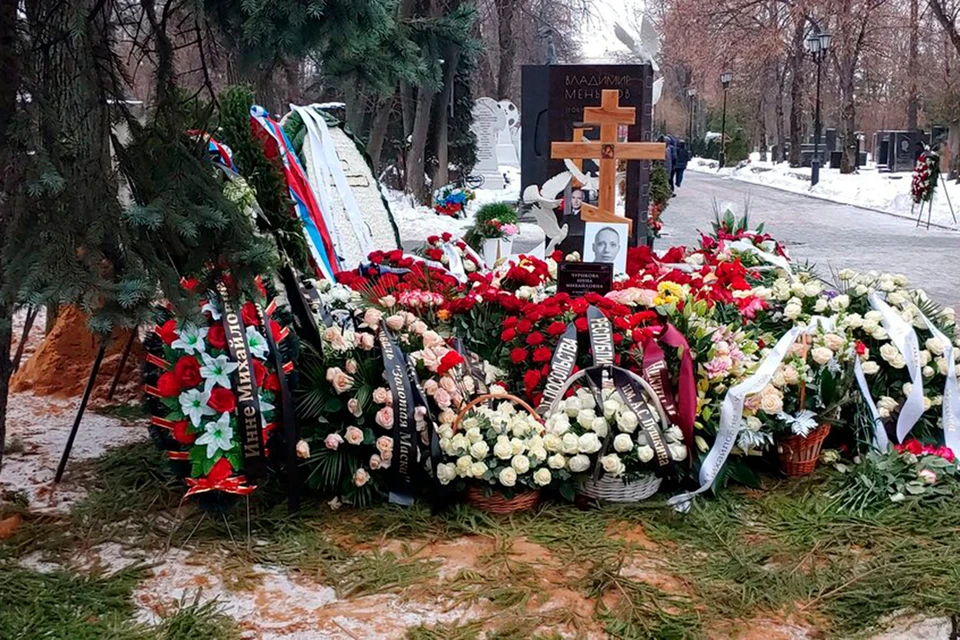Инну Чурикову похоронили 17 января 2023 года на Новодевичьем кладбище.