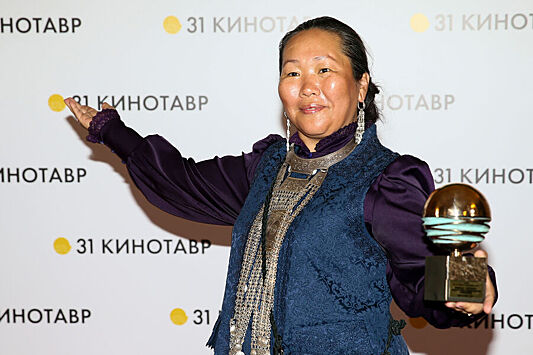 В Алма-Ате отменили концерт поддержавшей Донбасс якутской певицы