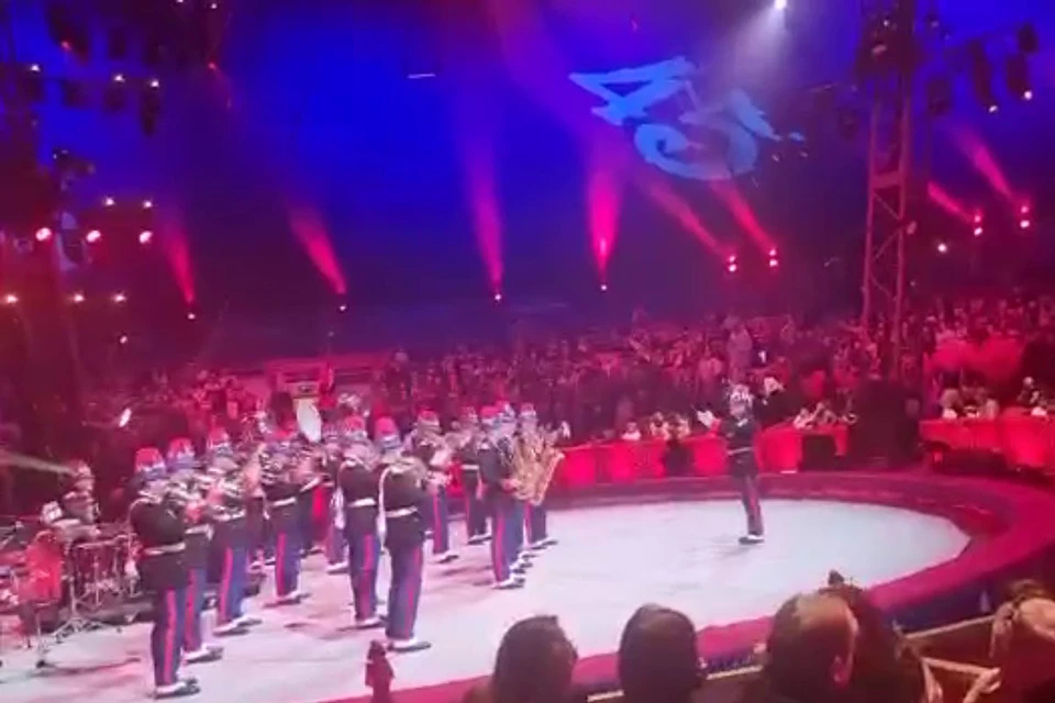 В Монте Карло, где проходит Гала-шоу Международного циркового фестиваля, военный оркестр княжества неожиданно заиграл «Марш славянки».
